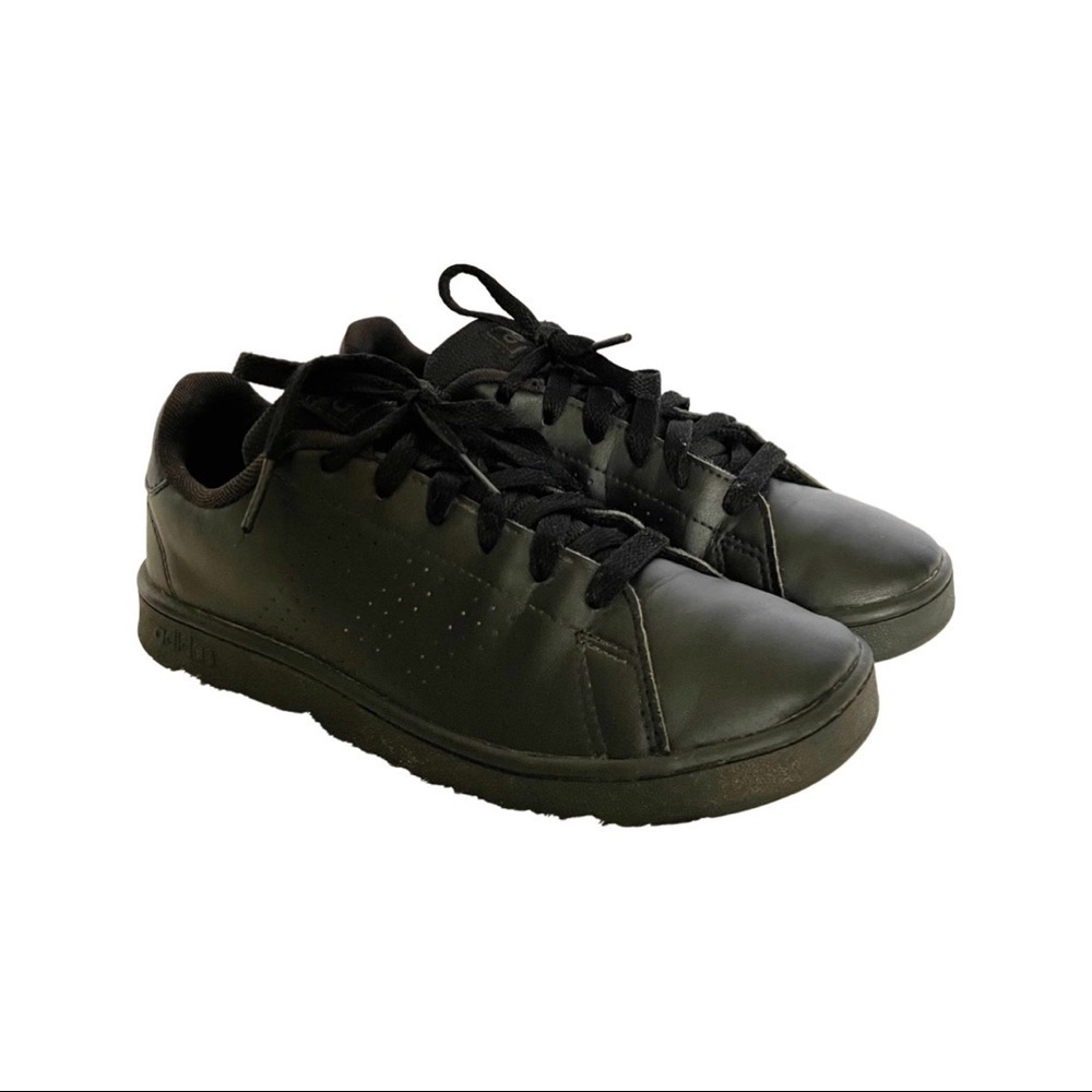 Adidas Advantage kids or women black leather. Youth 4 or women 5.5 sneakers.